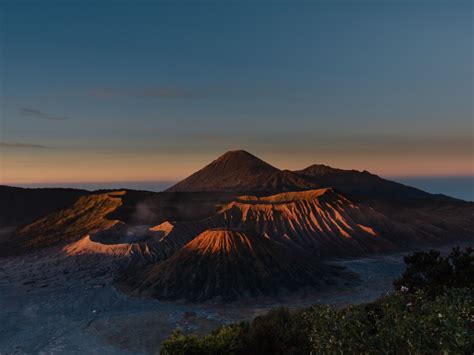 Desktop Wallpaper Sunrise Mount Bromo Volcano Mountains