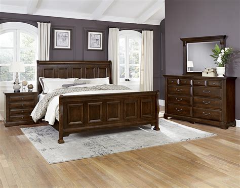 Discount furniture outlet has been serving the sumter, shaw afb and surrounding communities since 1990. Vaughan Bassett Woodlands King Bedroom Group | Belfort ...