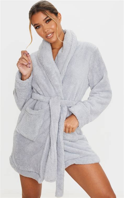 Grey Fluffy Short Bath Robe Prettylittlething Uae