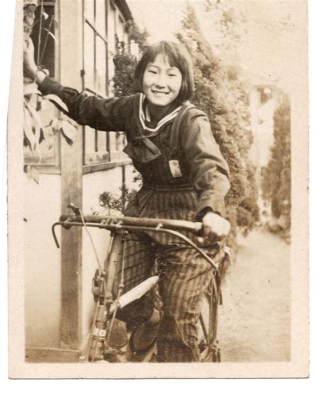昭和初期頃 戦時中 女学校 女学生の生写真 合計 枚 セーラー服 制服和服美人 女の園 知的天然美少女 自転車 戦時資料 の落札情報詳細