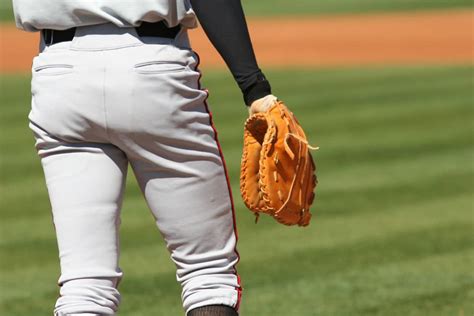 7 Reasons Why Baseball Players Wear Arm Sleeves