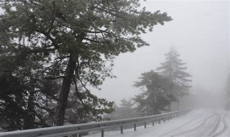Το χιόνι χτυπάει λυσσασμένα από παντού, σαν να είμαστε σε μπλέντερ. ΕΠΕΣΕ ΤΟ ΧΙΟΝΙ ΣΤΟ ΧΙΟΝΟΔΡΟΜΙΚΟ ΚΑΙ ΟΠΩΣ ΦΑΙΝΕΤΑΙ ΘΑ ...