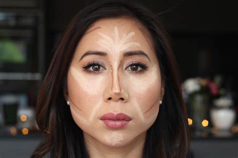 round face makeup contouring