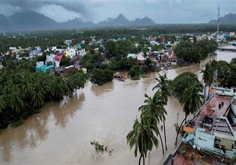 Over 82,000 people in kerala have been displaced due to the floods that have ravaged the state over the last. Kerala floods: Death toll rises to 39, Idukki dam water level just five feet below full ...