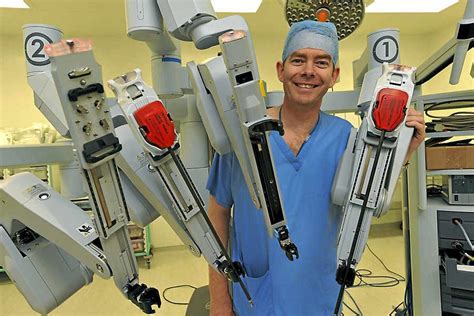 New Cross Hospital Leads The Way With Pioneering Robotic Heart Surgery Express And Star