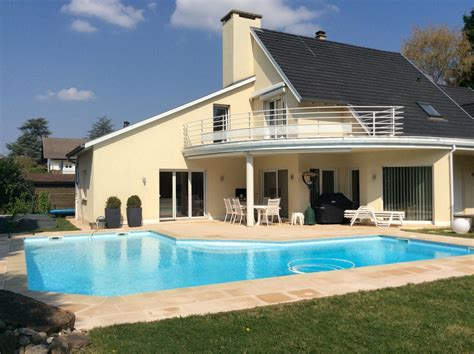 A 5 mn de petits commerces, de professionnels de santé, d'un établissement a l'extérieur. Réussir l'aménagement d'un jardin avec piscine - Maison ...