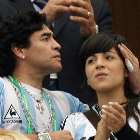 Diego Maradona Daughter Football News 2021 Diego Maradona Death Daughters Robbery Fortune
