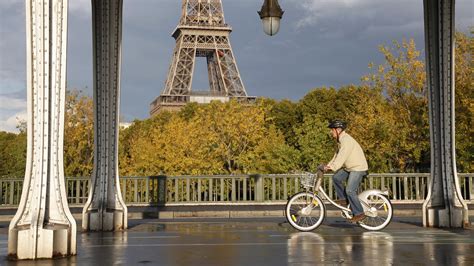 Paris Follows The Path Of Idaho And Lets Bicycles Run Red Lights