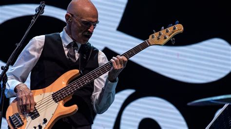 Tony Levin Improvisation That Has To Fill In All The Spaces With