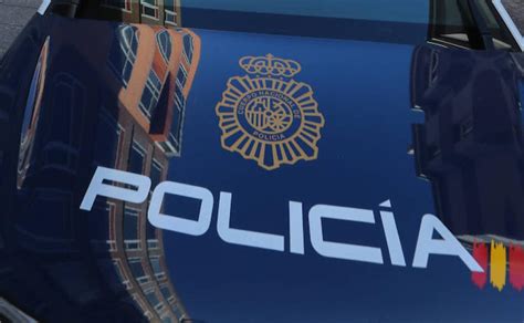 La Policía sorprende a dos personas robando aluminio en una finca de