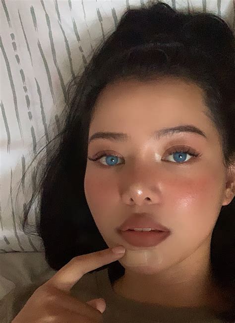 Bella Poarch Navy 100 Thieves Valkyrae Announces New Collabration