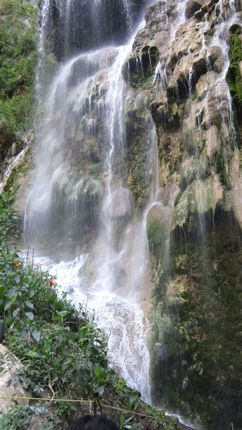 Nosotros nos hospedamos en el hotel paraíso escondido en las grutas de tolantongo por que se encuentran pegadas a las pozas. Grutas de Tolantongo | Grutas de tolantongo, Tolantongo ...