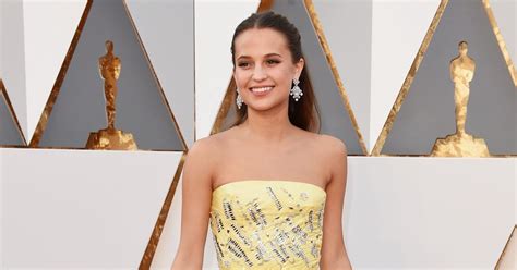 Oscars 2016 Alicia Vikander Leads The Red Carpet Arrivals At The
