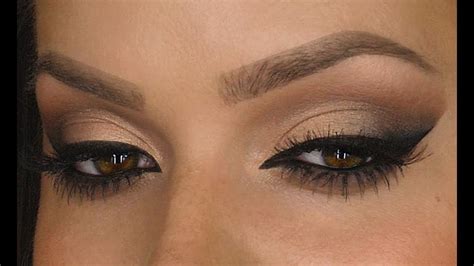 Neutral Smokey Eye With A Diffused Winged Liner Makeup
