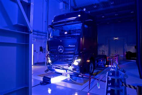 Mercedes Investe Milioni Di Euro Nello Sviluppo Di Camion Mbenz It