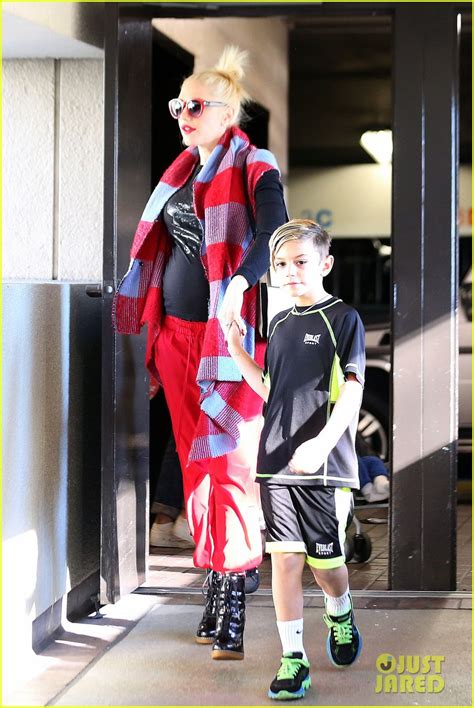 Gwen Stefani Pre Christmas Check Up With Kingston And Zuma Photo