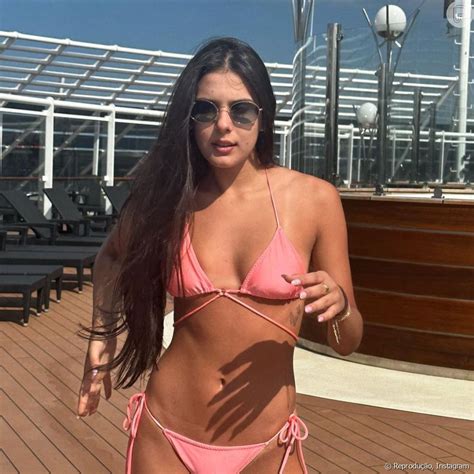 Ana Castela De Biqu Ni Cantora Exibe Beleza Natural E Corpo Real Em Fotos Sem Retoques Ou