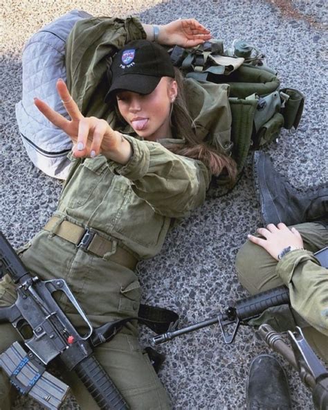 Israel Army Women Smoke Idf Gils The Cigarmonkeys