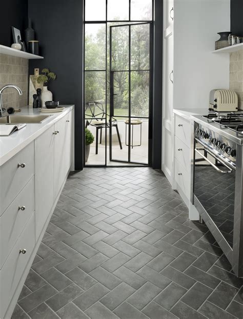 15 Small Kitchen Tile Ideas Kitchen Flooring Kitchen Floor Plans