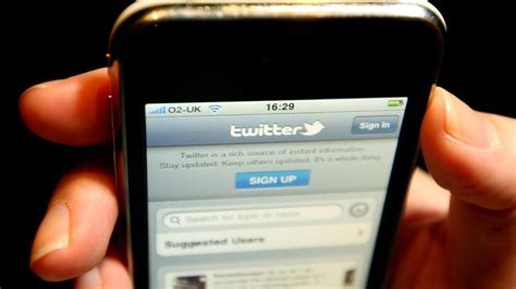 Twitter Allows Direct Messages From Anyone Without Need For Following
