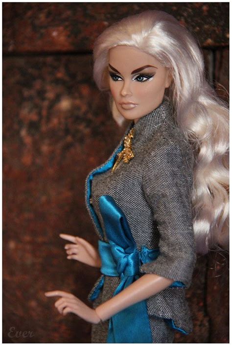 Veronique Perrin~modern Comeback Blonde~2011 Doll Dress Blonde Fashion Dolls