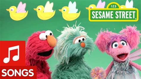 Sesame Street 5 Little Fairy Ducks Elmos Sing Along Accordi Chordify