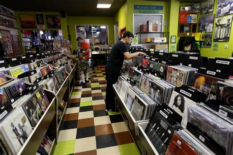 Cactus Music Houstons Favorite Music Store Turns 40 Houston Chronicle