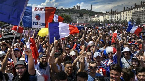 Du lundi 5 juillet au samedi 28 août : Finale France-Croatie : l'ambiance monte place Bellecour à ...