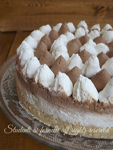 Questa ricetta del gelato al cioccolato è altamente professionale, in poche parole quello che si fà in gelateria. Torta gelato vaniglia e cioccolato senza gelatiera, ricetta
