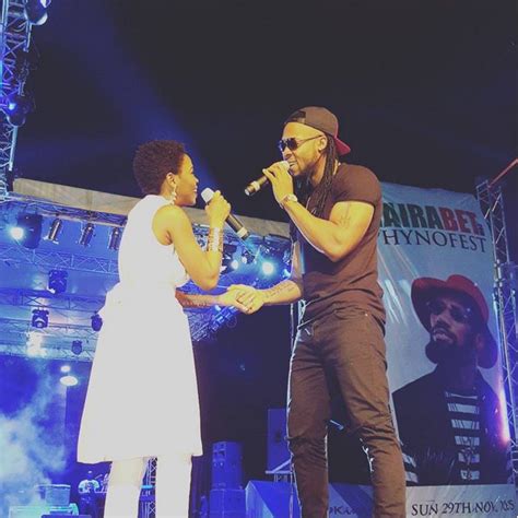Flavour And Chidinma Kiss On Stage In Onitsha Celebrities Nigeria