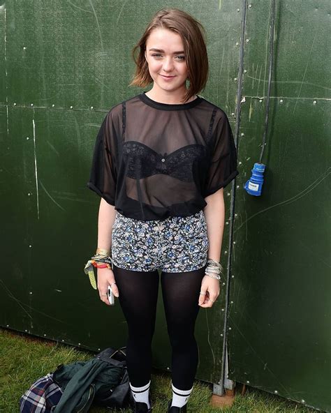 Pin By Kenneth Waller On Maisie Williams In 2020 Maisie Williams