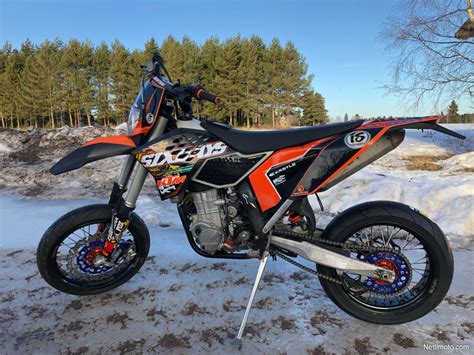 In this version sold from year 2008 , the dry weight is 113.9 kg (251.1 pounds) and it is equipped with a. KTM 530 EXC-R SIXDAYS 500 cm³ 2010 - Hollola ...