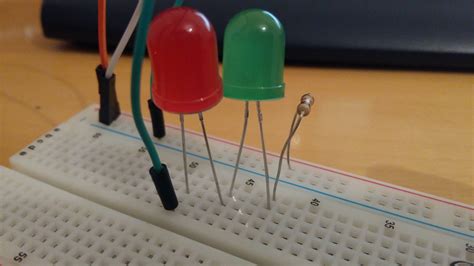 2 Leds In Series With Resistor At 33v Wont Light Up One Led Works