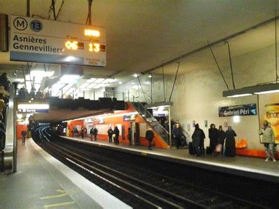 The so called 'maggaly' system (métro automatique à grand gabarit de l'agglomération lyonaise) allows a frequency of 2. Station de Métro Gabriel Péri - Asnières-sur-Seine, France ...