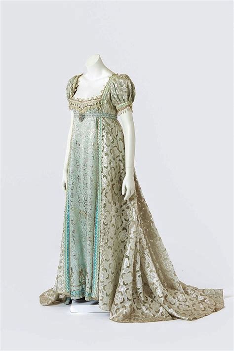 Regency Era Gown 1800s Fashion 19th Century Fashion Vintage Fashion