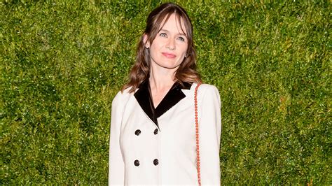 Emily Mortimer In Mary Poppins Returns Actress Joins Disney Sequel
