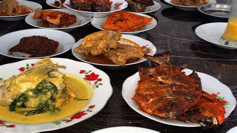 Check spelling or type a new query. 19 Makanan Khas Sulawesi Barat Suku Mandar yang Lezat