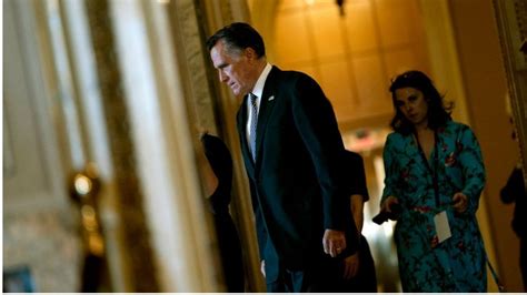 mitt romney loudly booed at utah republican convention bbc news