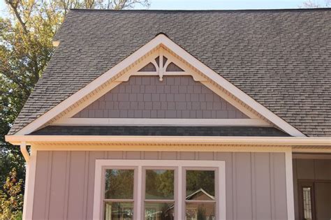 A humble little 2 bedroom and 1 bathroom house. Craftsman gable pediment | Craftsman style homes, House ...