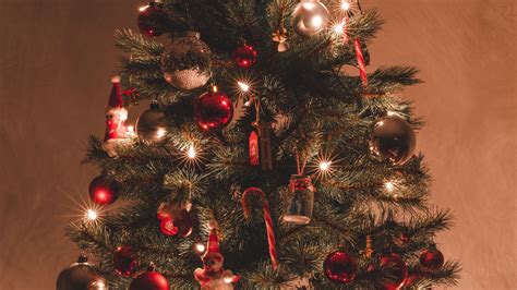 Download Wallpaper 3840x2160 Christmas Tree Decorations Garlands