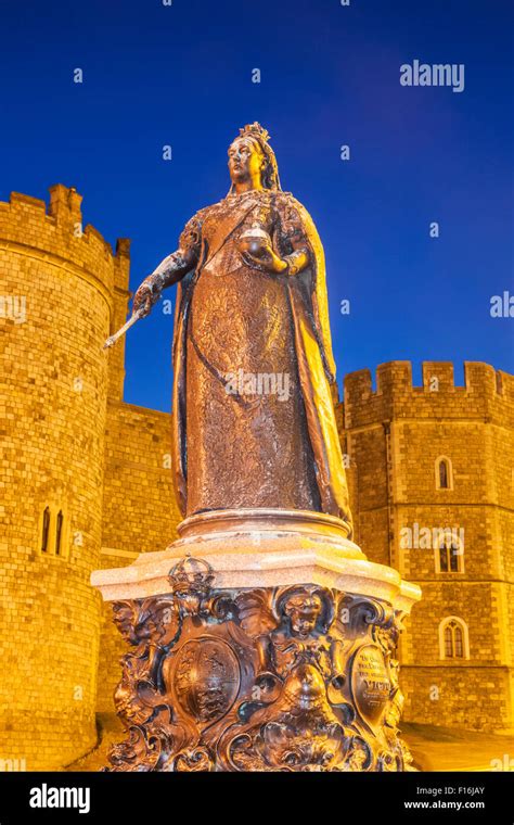 England Berkshire Windsor Windsor Castle Statue Of Queen Victoria