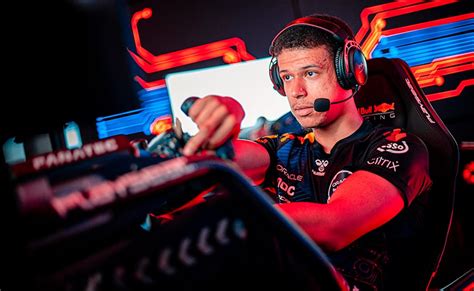 How Oracle Red Bull Sim Racing Shares Data To Reach New Fans