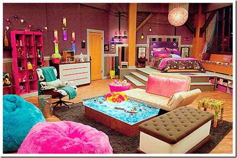 Lift your spirits with funny jokes, trending memes, entertaining gifs, inspiring stories, viral videos, and so much. Carly's Room Door View | Icarly bedroom, Dream bedroom ...