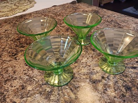 SET OF 4 FEDERAL GLASS GREEN 1930S URANIUM DEPRESSION FOOTED SHERBET