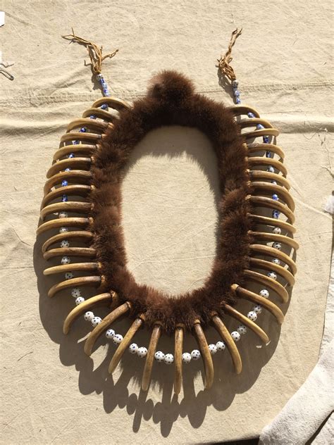 Bear Claw Necklace Native Artwork Native American Crafts Bear Claws