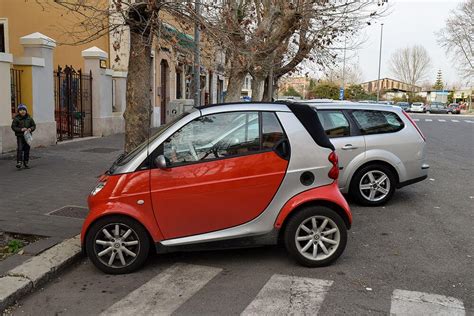 A Not So Small Car List 12 Big Pictures Of The Smallest Cars In The World