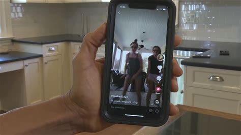 Teens Turn To TikTok For Medical Advice Diagnosis Cbs Com