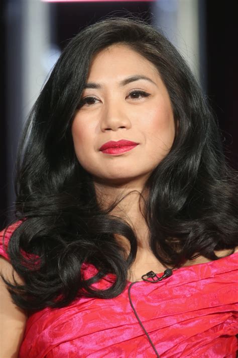 Who Plays Mia On ‘unbelievable Liza Lapira Joins The Cast Of This