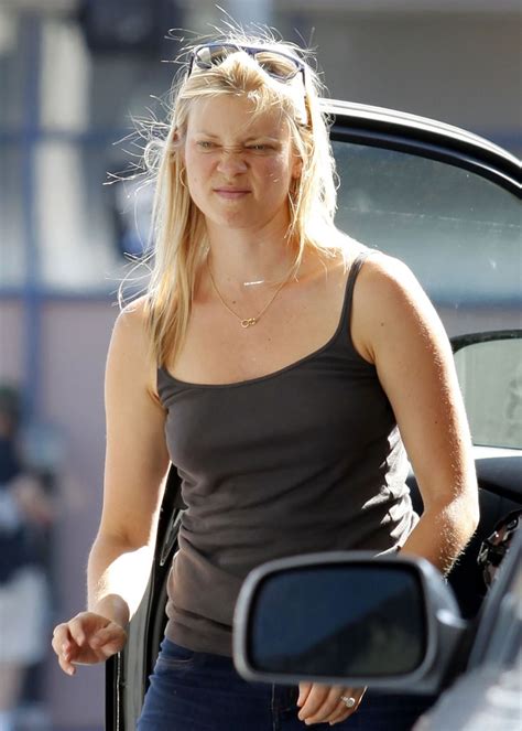 amy smart picture