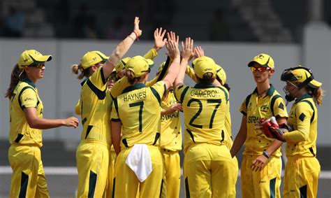 australia storm into icc women s world cup final